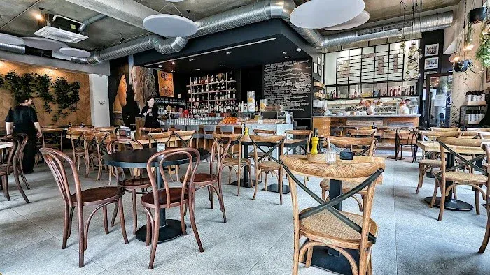 Gdzie zjeść we Wrocławiu? Odkryj najlepsze restauracje i smaki