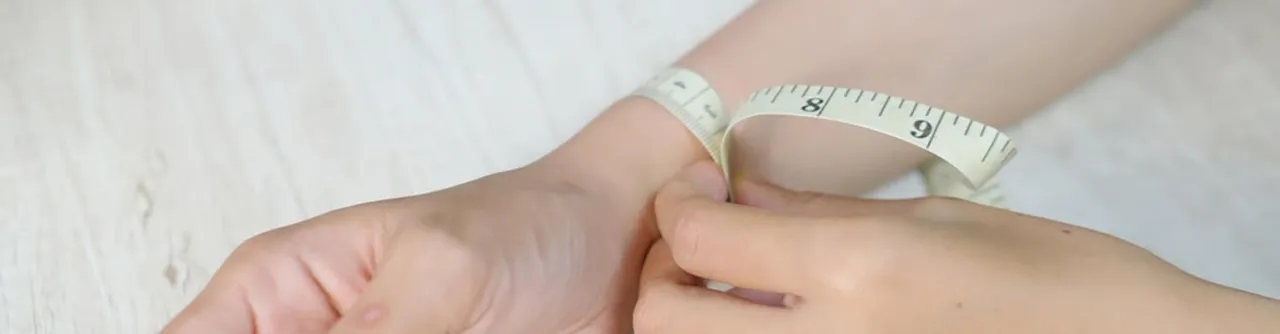 Jak zmierzyć nadgarstek do bransoletki, aby uniknąć błędów w rozmiarze