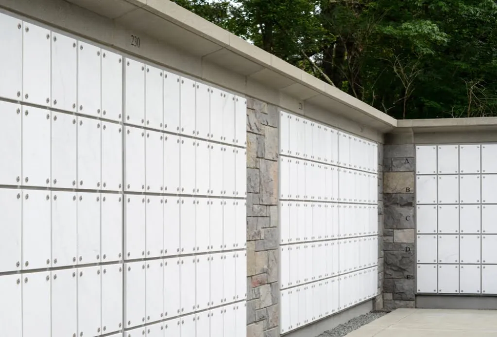 Ile kosztuje kremacja? Sprawdź, co wpływa na ostateczną cenę