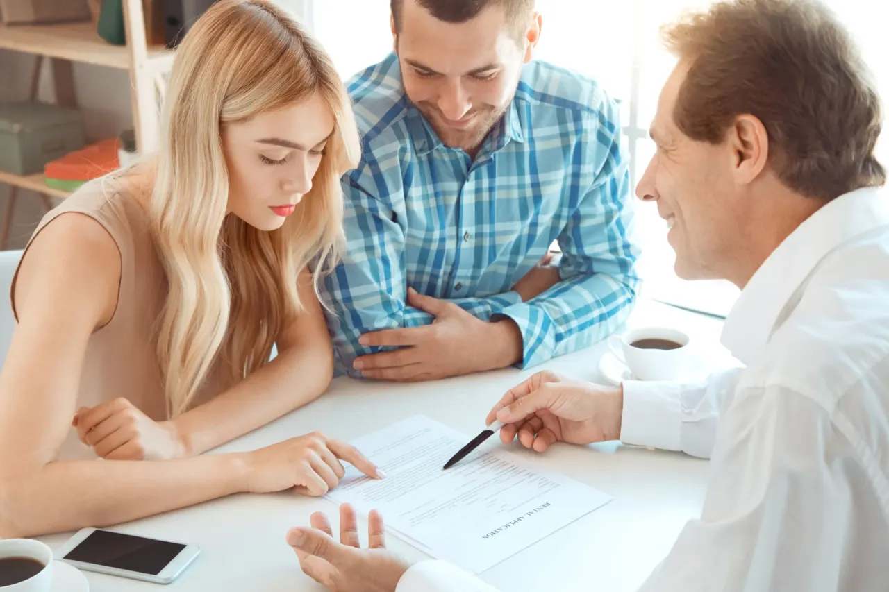 Ile kosztuje napisanie umowy najmu przez prawnika? Sprawdź ceny i oszczędź