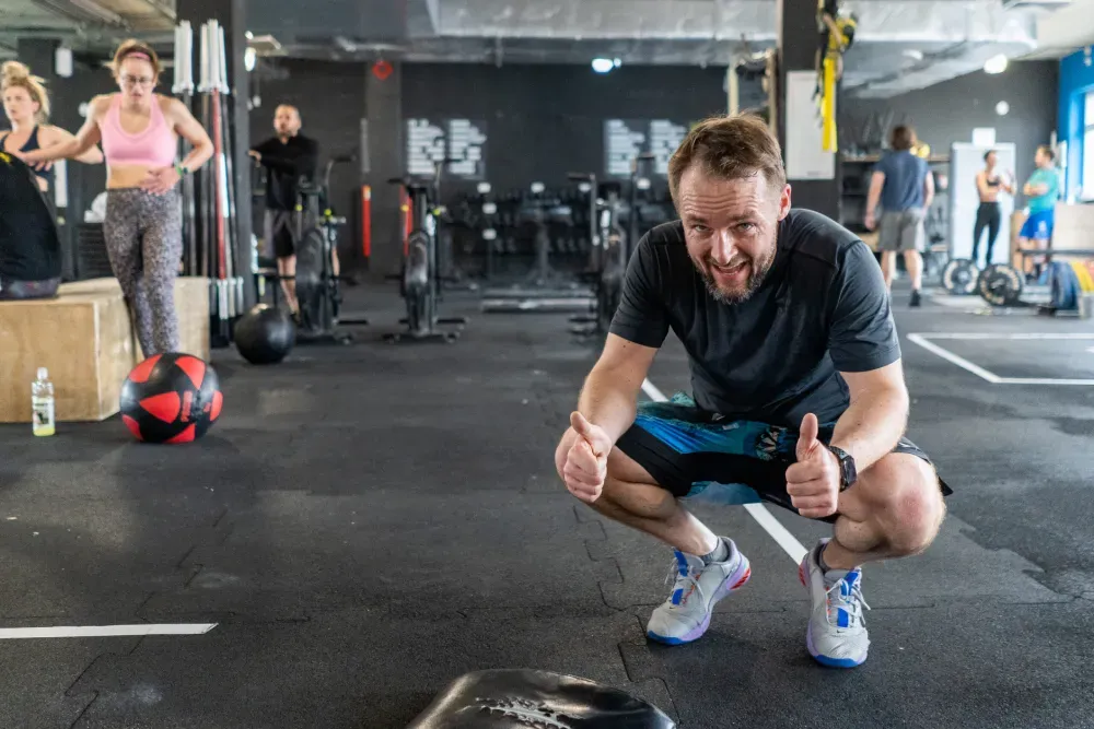 Gdzie znaleźć najlepsze kluby CrossFit w Warszawie z kontaktami?