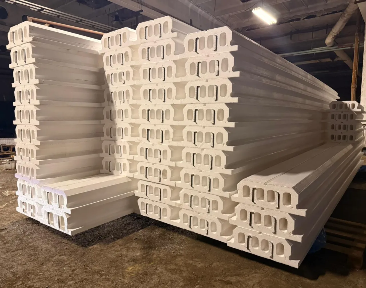 Ile styropianu na strop? Kluczowe informacje o grubości i izolacji