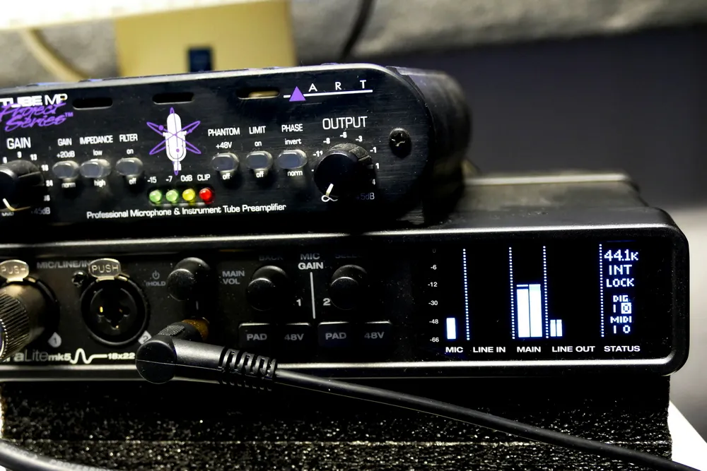 Jak pobrać podkład muzyczny bez naruszania praw autorskich?