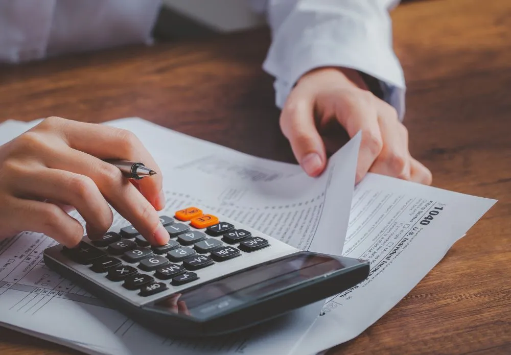 Kiedy trzeba zapłacić VAT od sprzedaży nieruchomości? Uniknij kar finansowych!