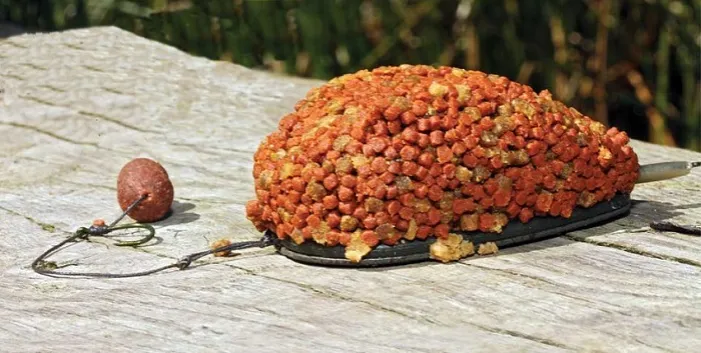 Zanęta Traper Feeder - skuteczne metody łowienia karpi i leszczy