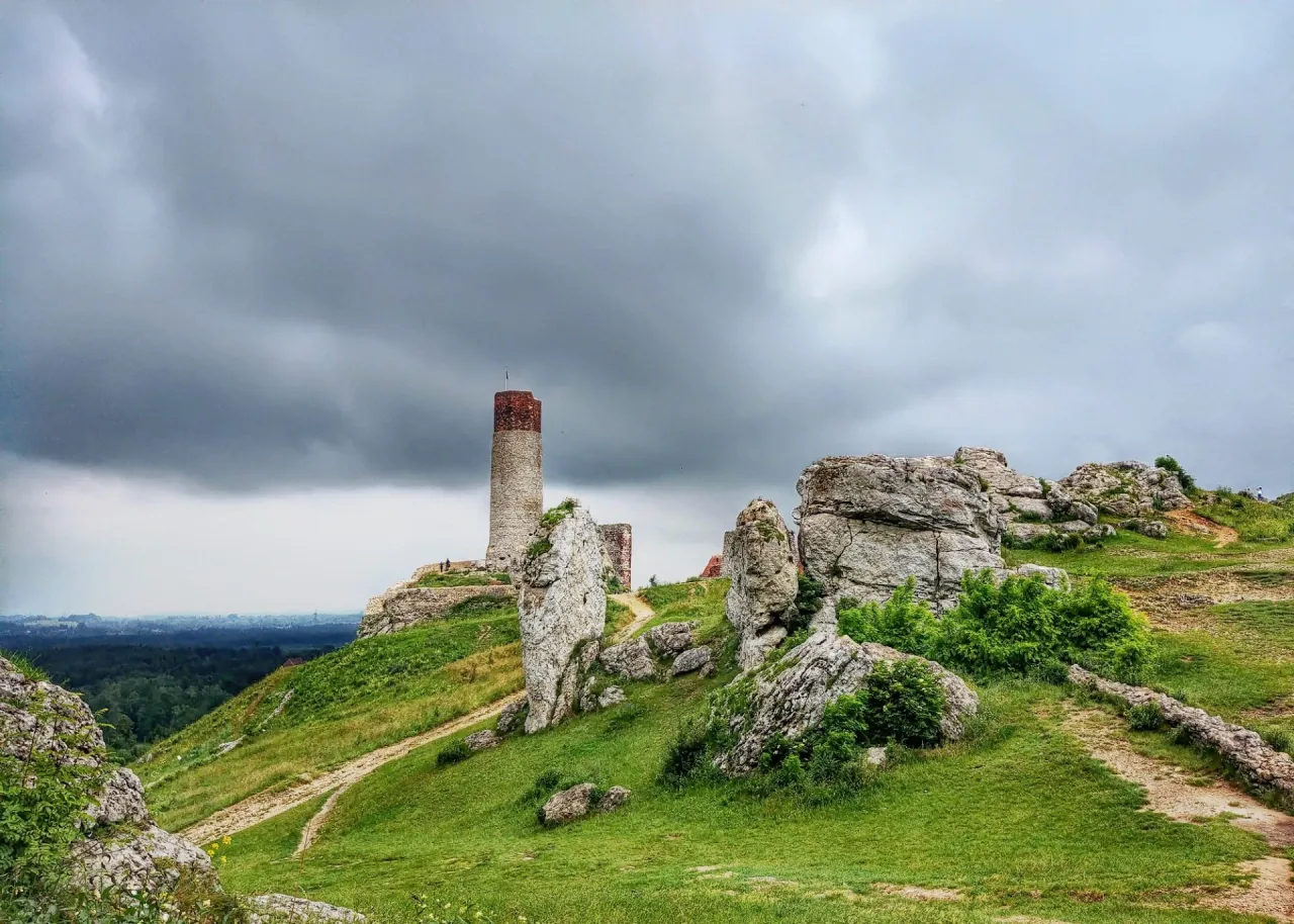 Zamek Olsztyn: Ruiny, legendy i praktyczny przewodnik po Jurze