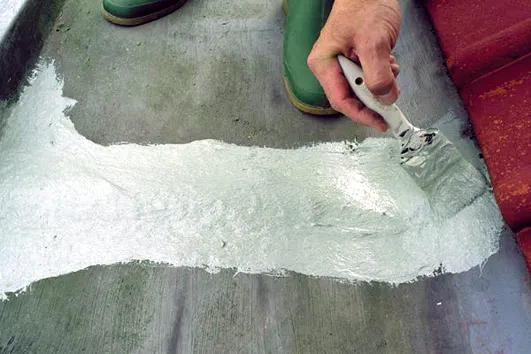 Jak uszczelnić rynnę skutecznie i uniknąć kosztownych napraw Jak uszczelnić rynnę skutecznie i uniknąć kosztownych napraw