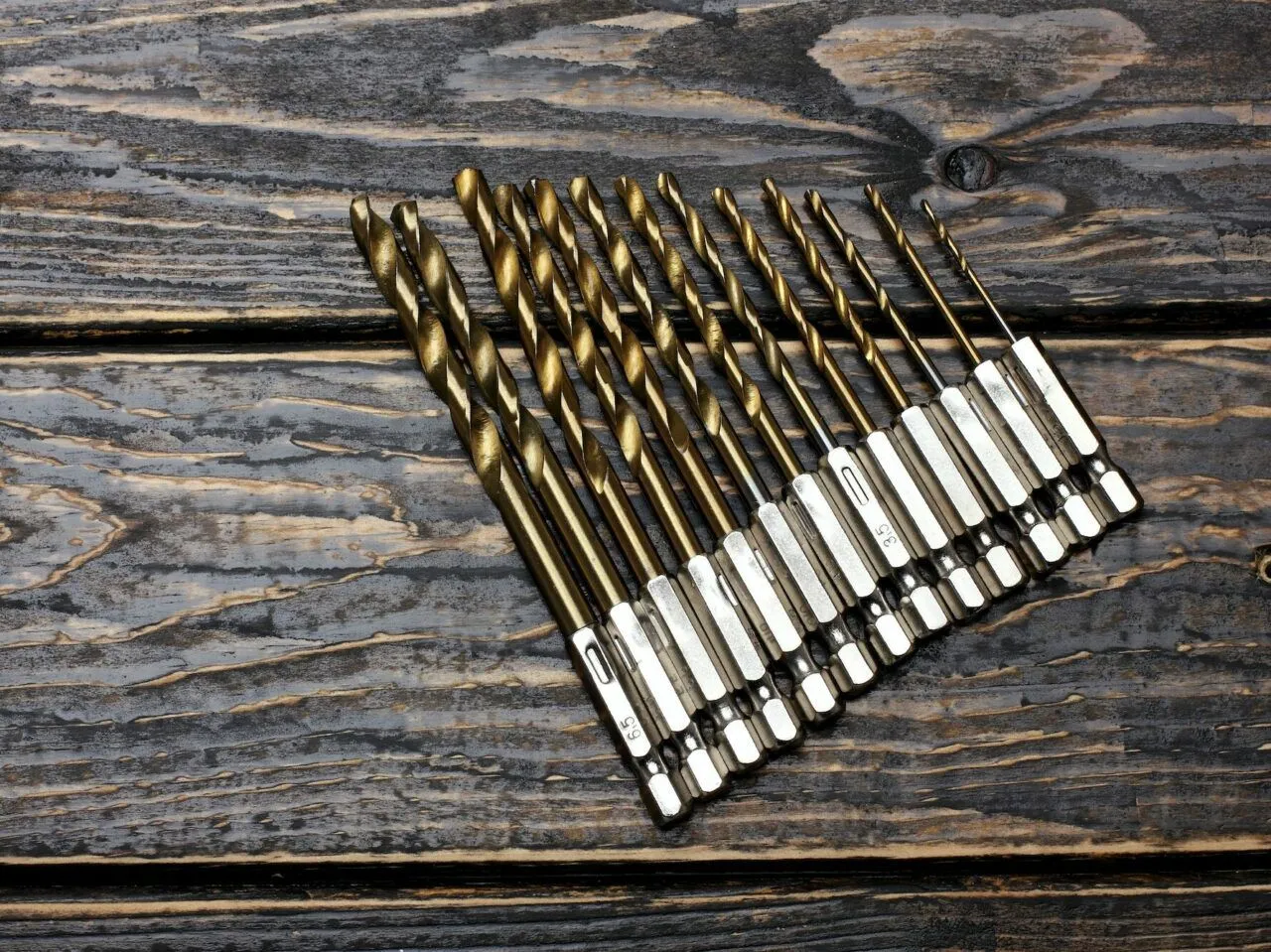 Jak dobrać kołek do wiertła, aby uniknąć błędów przy montażu