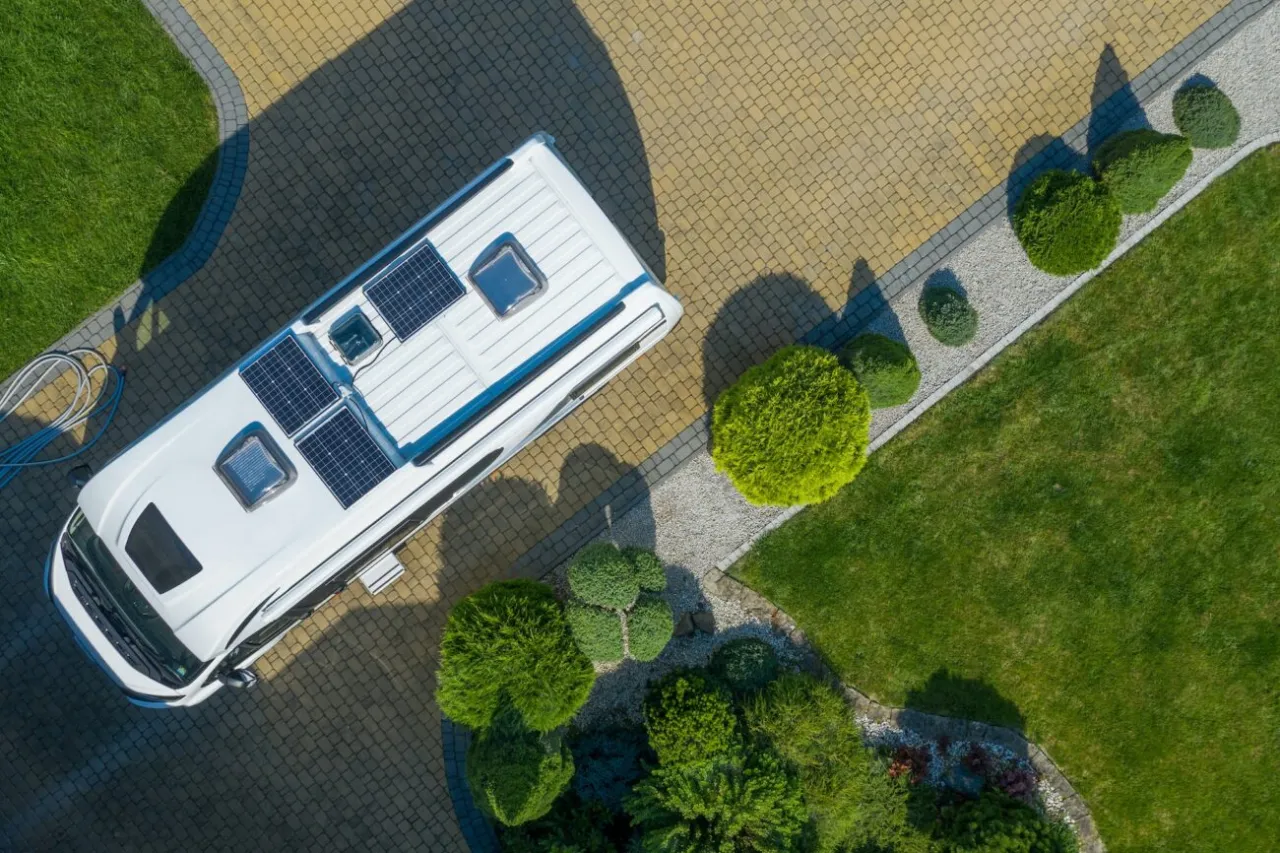 Jak uszczelnić dach przyczepy kempingowej - Uniknij błędów!