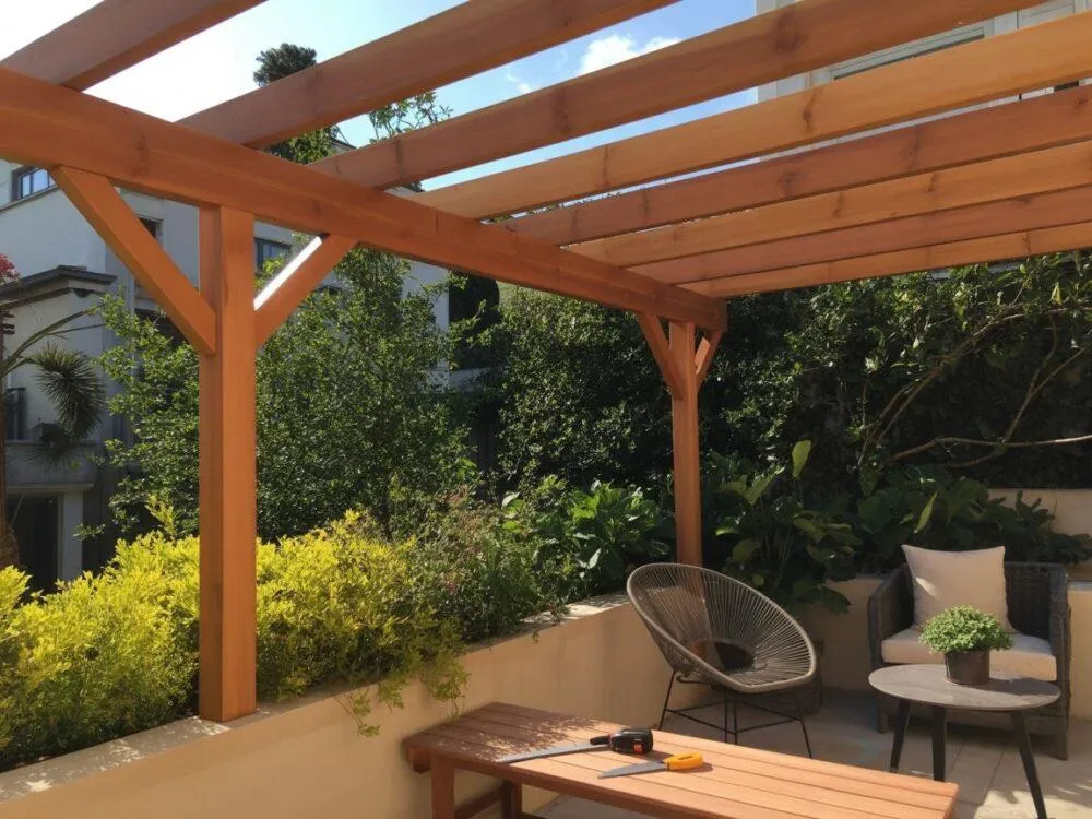 Jak zrobić zadaszenie tarasu na działce: materiały i etapy budowy