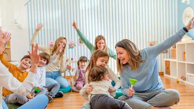 Zajęcia otwarte z rodzicami: Jak skutecznie zaangażować? Poradnik