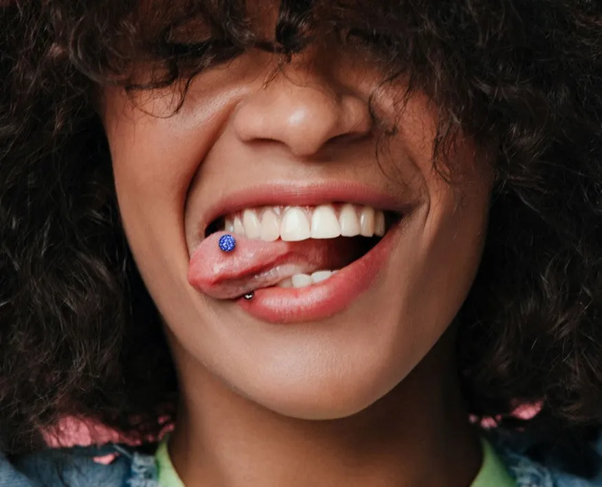 Jakie kolczyki do języka wybrać, aby uniknąć bólu i dyskomfortu?