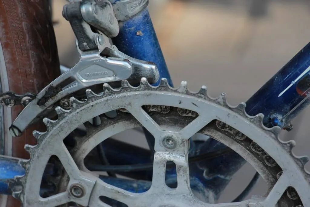 Czym czyścić rower, aby uniknąć uszkodzeń i zachować jego blask?