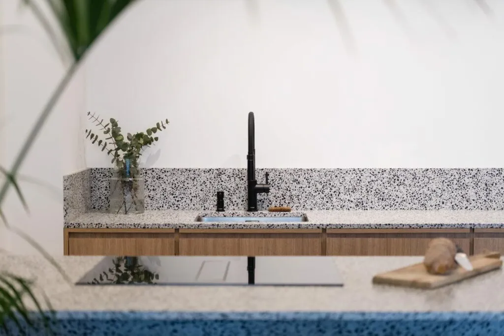 Czym pomalować konglomerat, aby uzyskać trwały efekt i estetykę