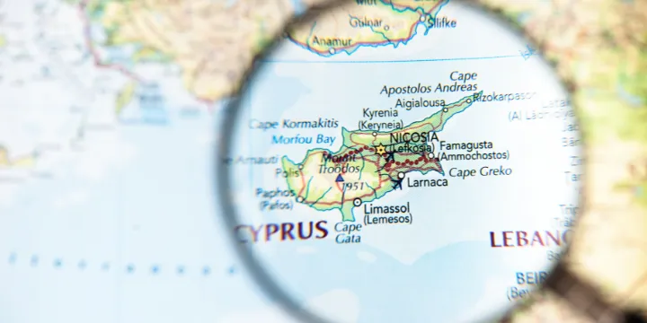 Gdzie leży Cypr w jakim kraju? Odkryj jego niezależność i położenie