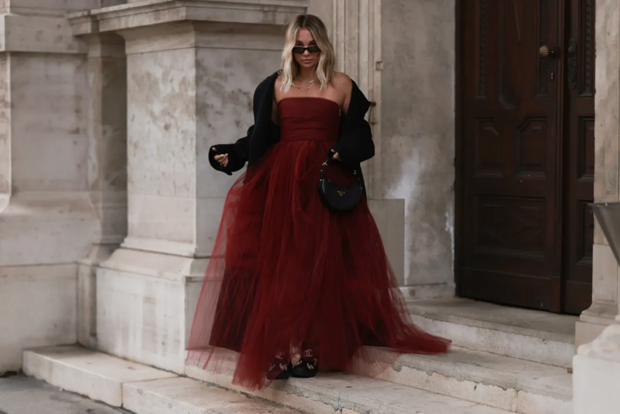 Jakie buty do bordowej sukni - idealne połączenia na każdą okazję