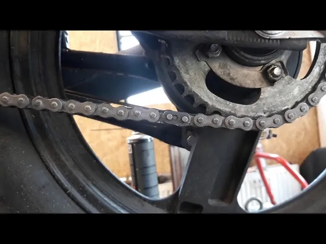 Jak założyć spinkę do łańcucha motocyklowego bez błędów i stresu