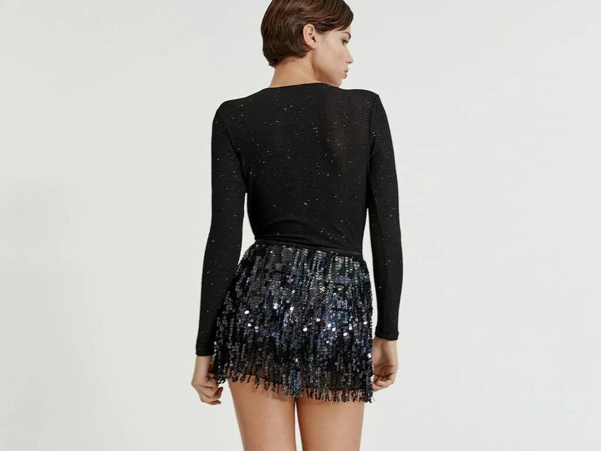 Faldas de lentejuelas: estilos que deslumbran y ocasiones perfectas