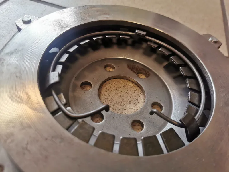 Ile kosztuje wymiana sprzęgła w Skodzie Felicii - 4 czynniki cenowe i koszty