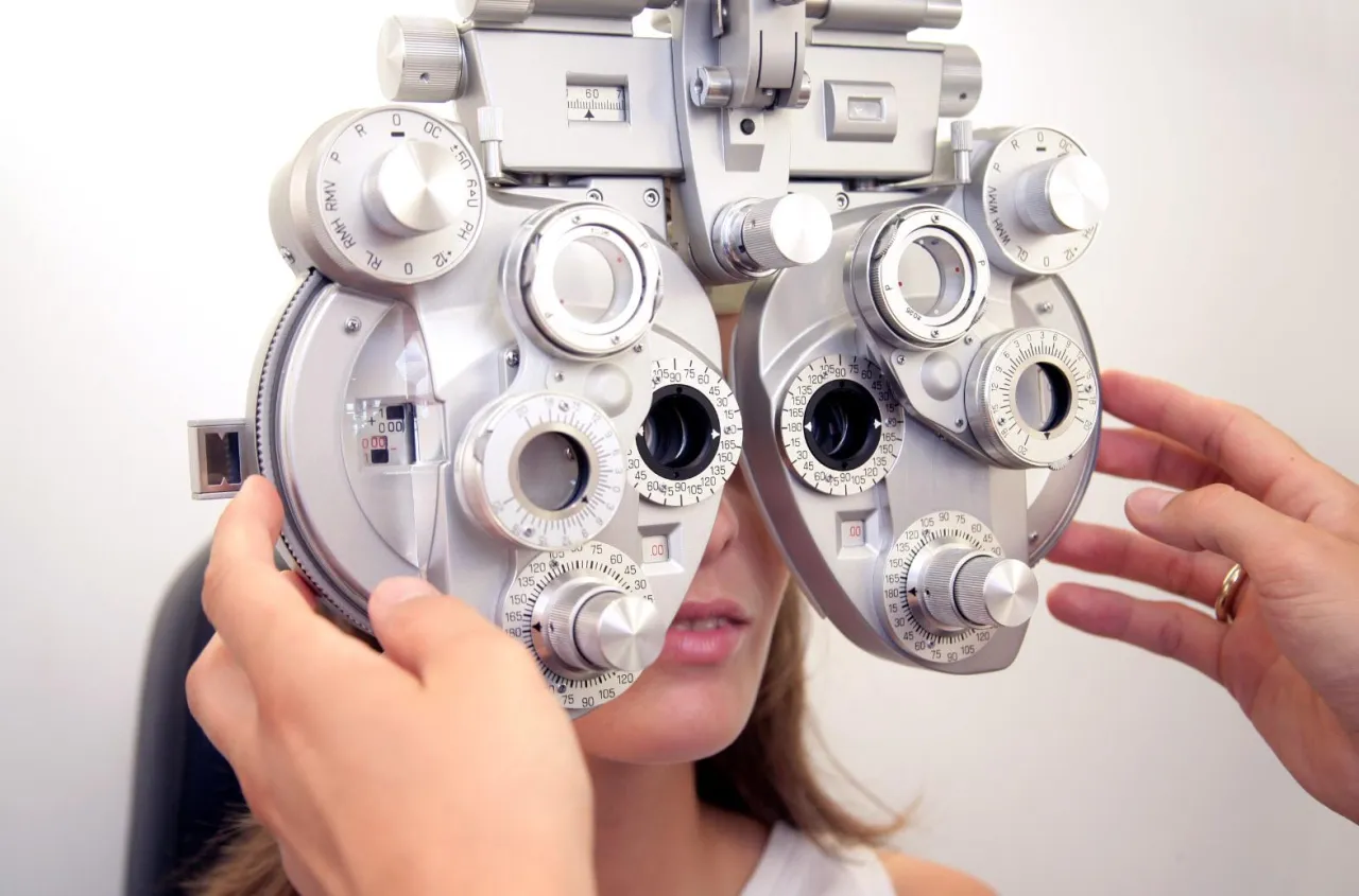 Badanie wzroku Poznań: Gdzie i za ile? Przewodnik po placówkach