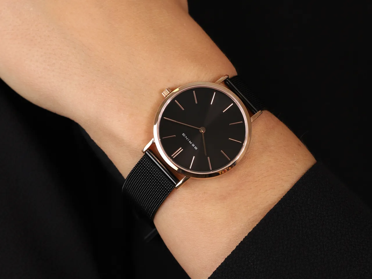 Najlepsze czarne zegarki damskie Bering - porównaj modele i ceny