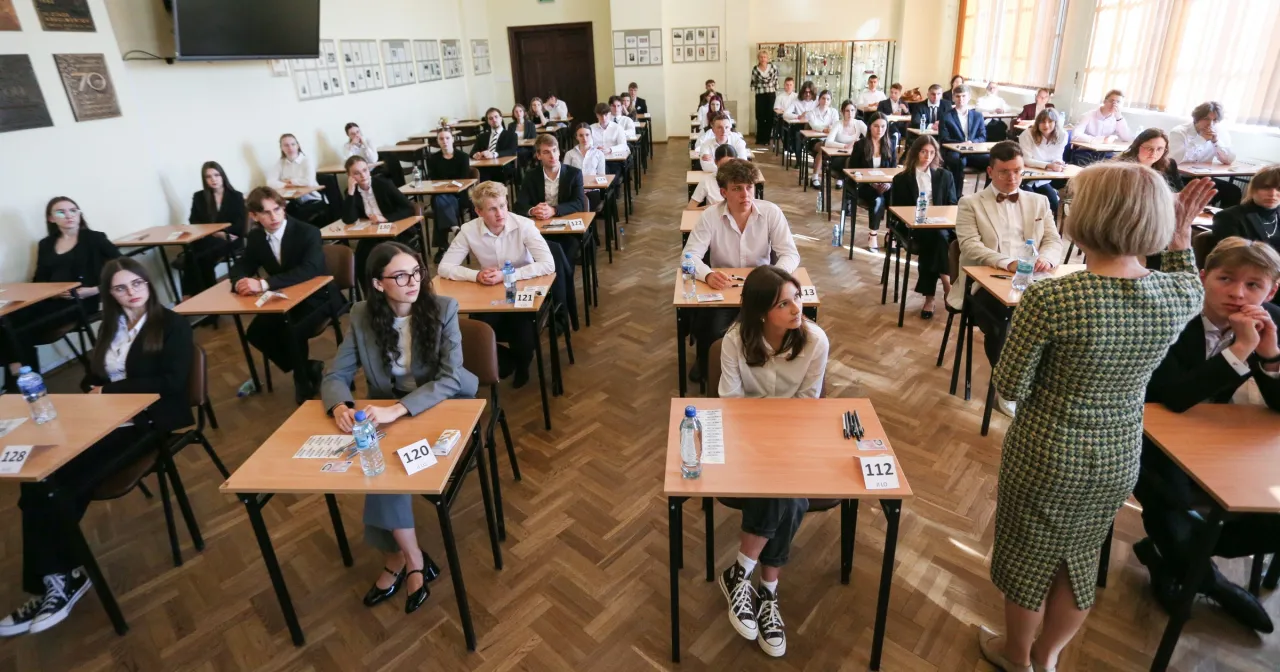 Ile trwa matura rozszerzona z biologii? Sprawdź, by nie stracić czasu