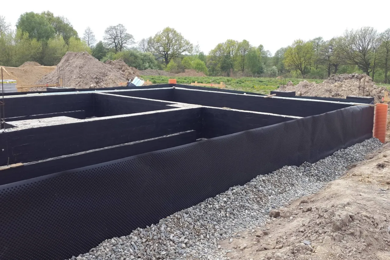 Jak zrobić fundament pod starym domem - uniknij kosztownych błędów