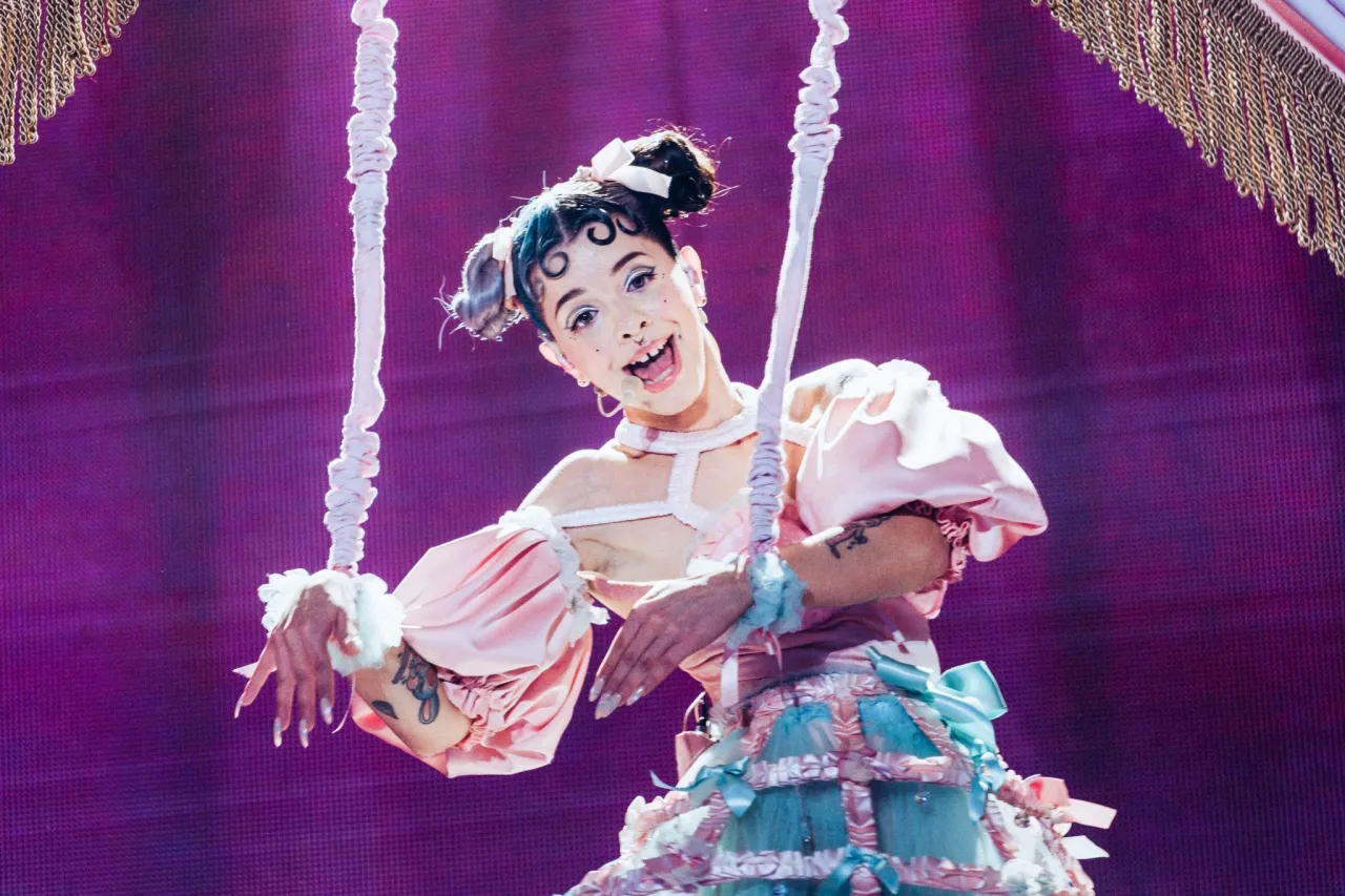 Ile trwa koncert Melanie Martinez? Odkryj szczegóły i czas trwania