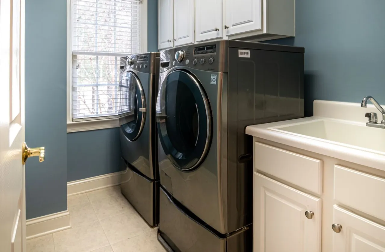 Jak działa pralka? Odkryj tajniki jej funkcjonowania i prania