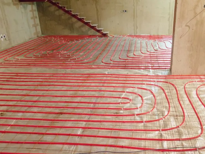 Jaka grubość paneli na ogrzewanie podłogowe, aby uniknąć problemów?