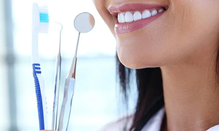 Fluoryzacja zębów czy jest szkodliwa? Prawda o bezpieczeństwie i ryzyku