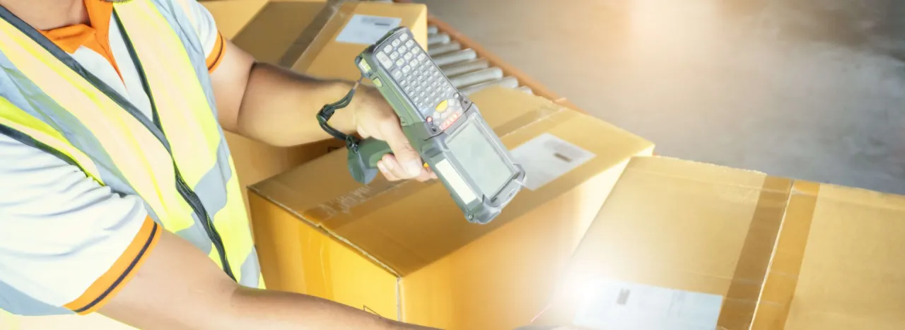 Jak nadać walizkę kurierem i uniknąć zbędnych kosztów?