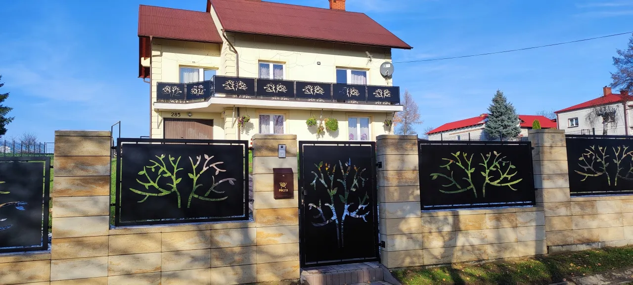 Ogrodzenia z blachy wycinanej laserowo: nowoczesne i trwałe rozwiązanie