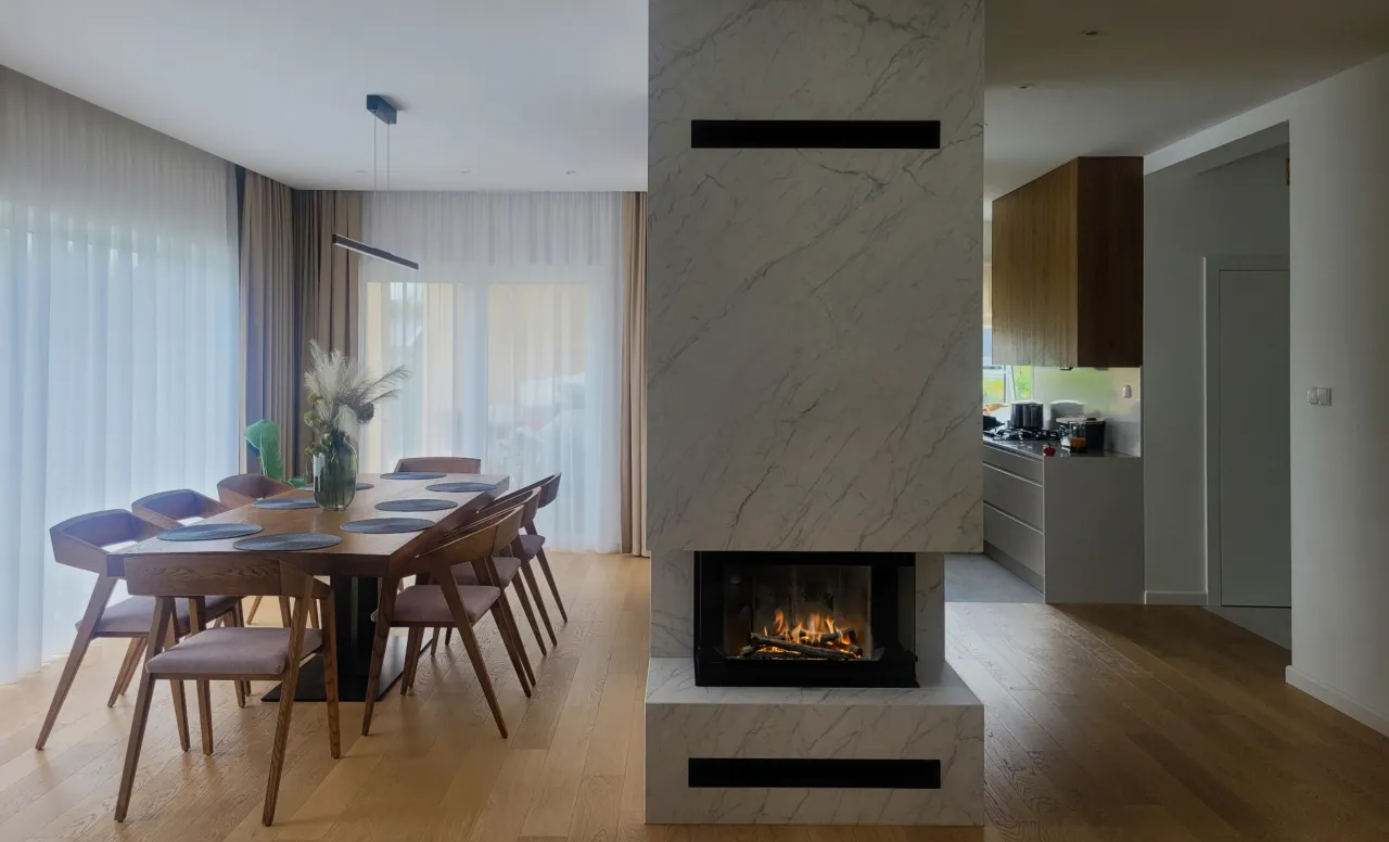 Jak ozdobić komin w pokoju? Inspiracje i praktyczne porady