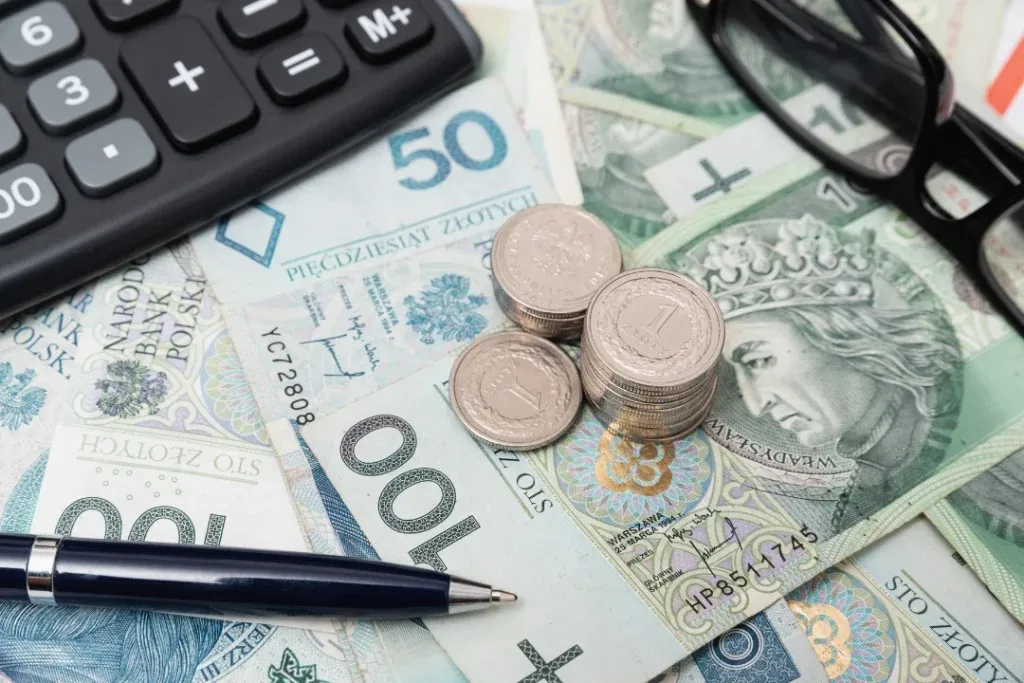 Ile zarabia stylistka rzęs w domu? Fakty, które musisz znać