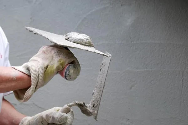 Ile schną tynki gipsowe maszynowe? Poznaj kluczowe czynniki i wyniki.