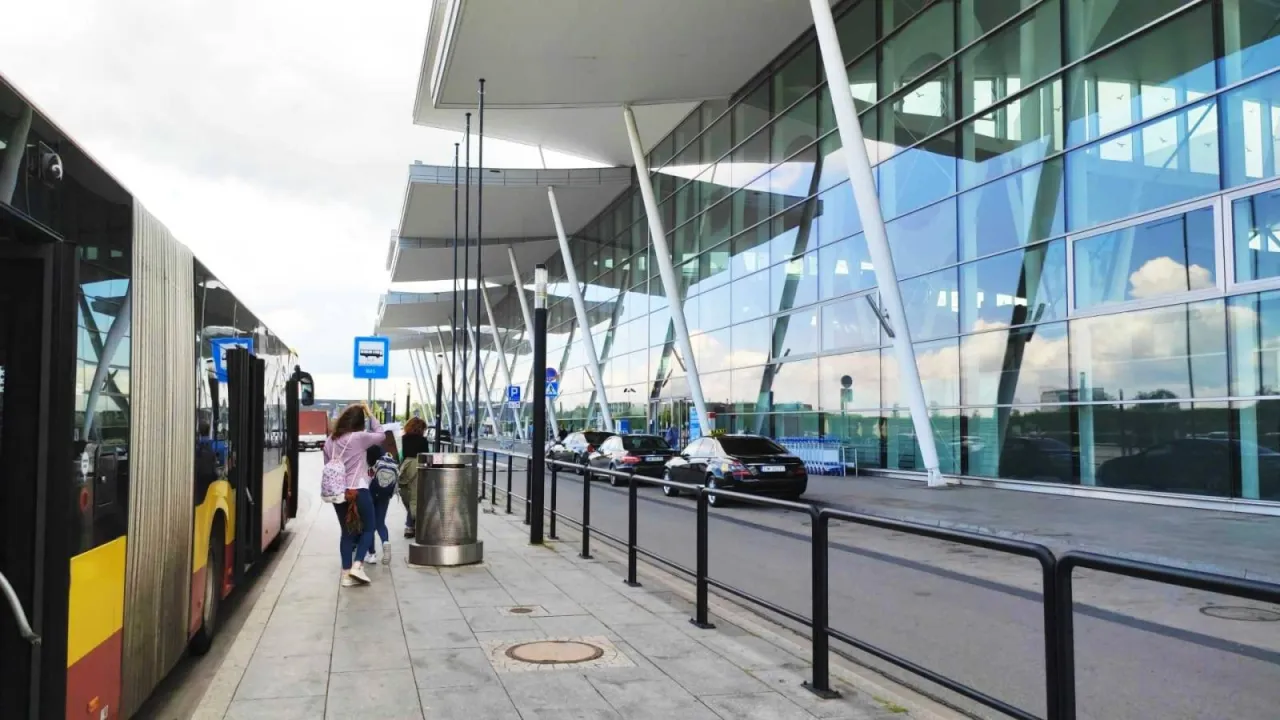 Ile czasu przed odlotem trzeba być na lotnisku Wrocław, aby nie spóźnić się?