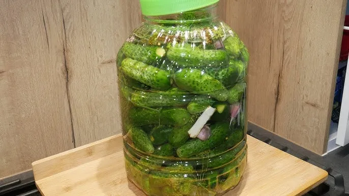 Jak kisić ogórki w dużym słoju, aby uniknąć pleśni i uzyskać smak Jak kisić ogórki w dużym słoju, aby uniknąć pleśni i uzyskać smak