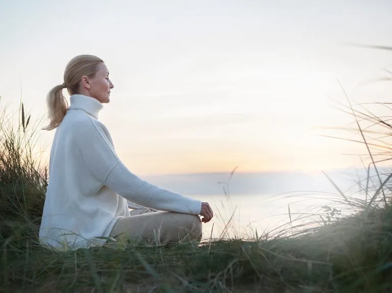 Jak oczyścić umysł medytacją i odzyskać wewnętrzny spokój