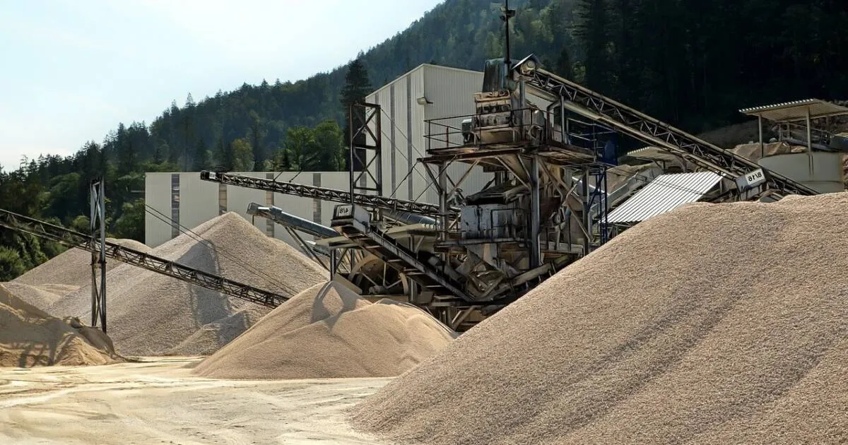 Jakie są rodzaje kruszyw budowlanych i ich wpływ na trwałość konstrukcji