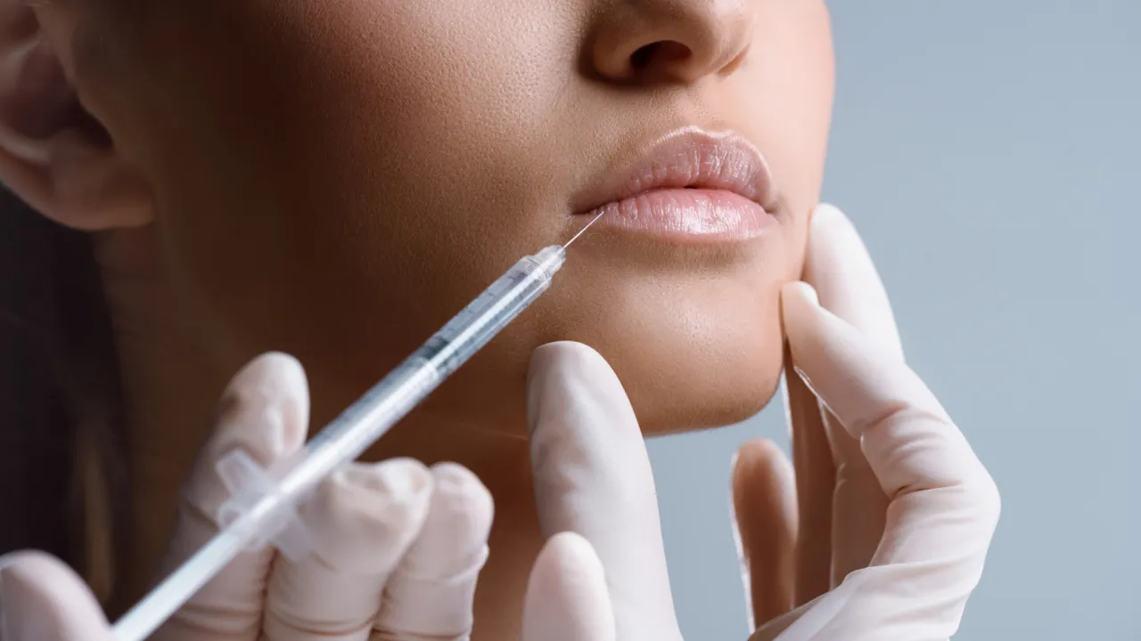 Ile kosztuje botox ust? Ceny zabiegów w Polsce i co wpływa na koszt Ile kosztuje botox ust? Ceny zabiegów w Polsce i co wpływa na koszt