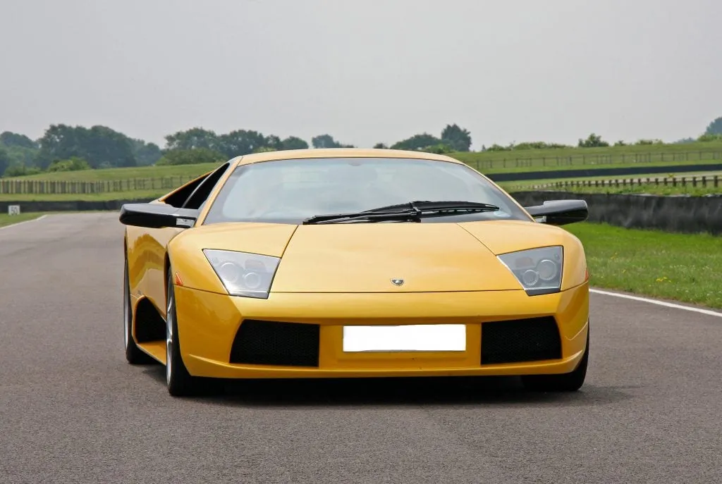 Ile kosztuje złote lamborghini? Zaskakujące ceny i czynniki wpływające na wartość