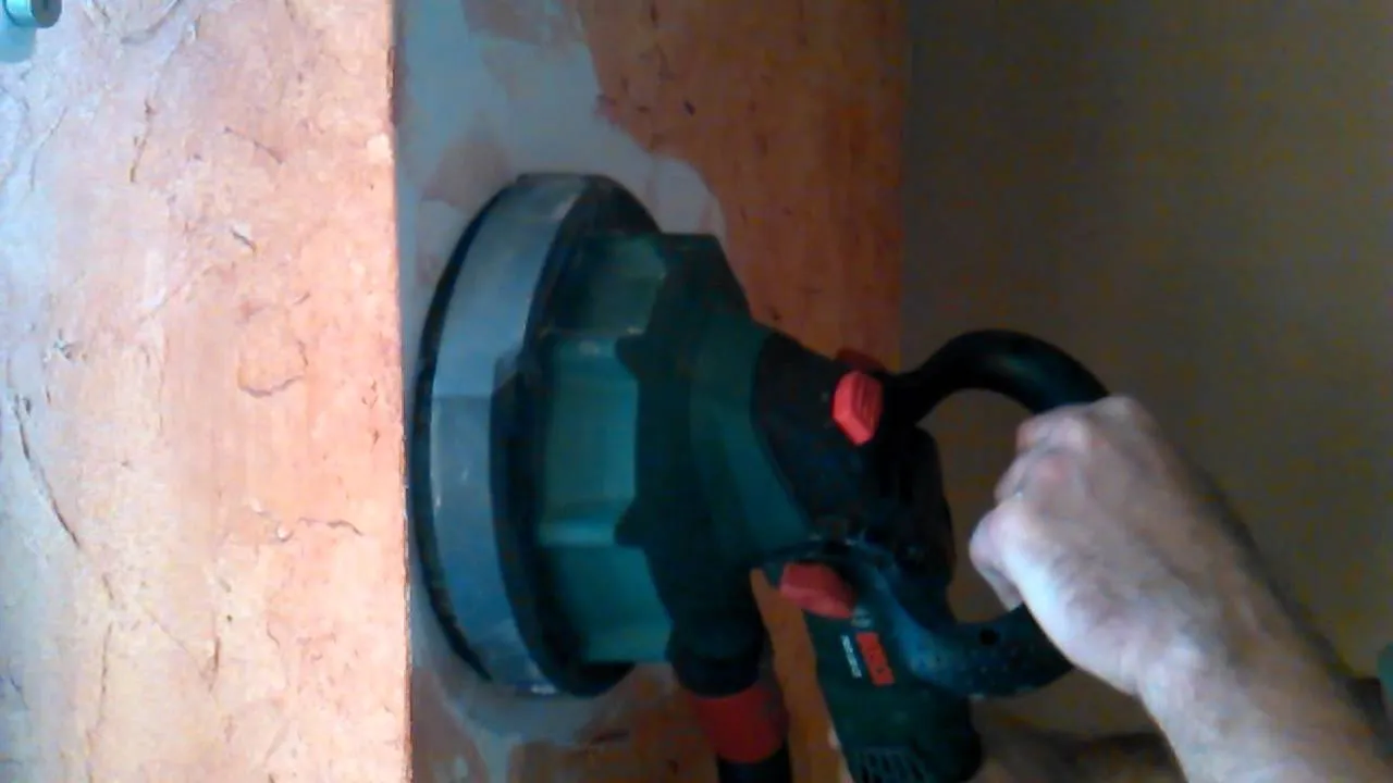 Jak usunąć tynk dekoracyjny - sprawdzone metody krok po kroku