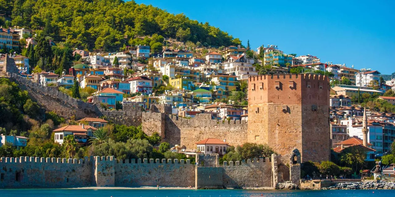 Najlepsze atrakcje w Antalyi, które musisz zobaczyć podczas wizyty