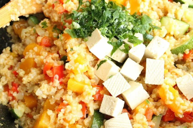 Przepis na kaszotto z tofu: prosty sposób na szybki i zdrowy obiad