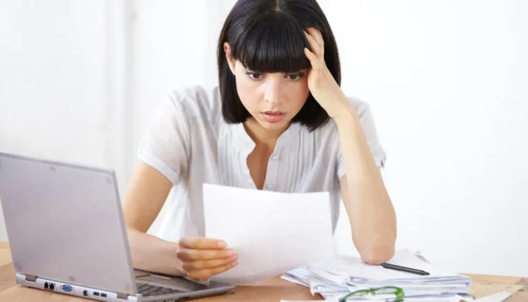 Jak napisać wniosek o odblokowanie konta bankowego, aby odzyskać środki?