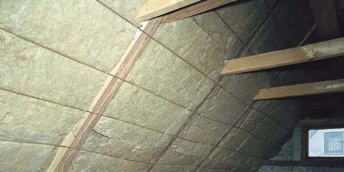 Najlepsza izolacja na poddasze – uniknij kosztownych błędów w wyborze