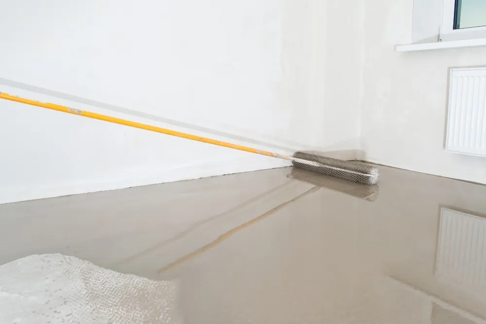 Wylewka samopoziomująca czy zaprawa wyrównująca - co wybrać?