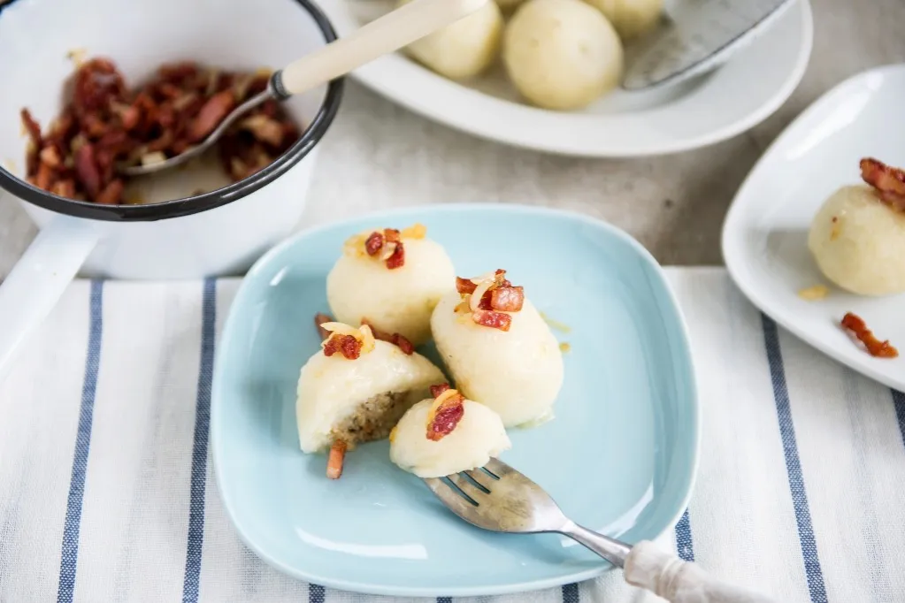 Co warto zjeść w Warszawie? Odkryj najlepsze tradycyjne potrawy