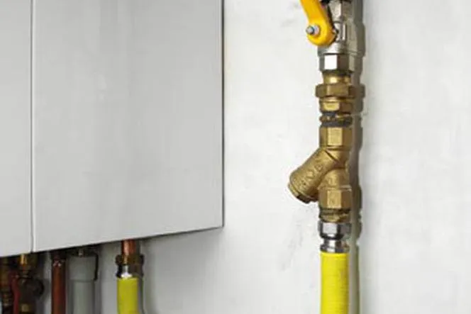 Gdzie zawór gazu w kuchni? Kluczowe wskazówki dla bezpieczeństwa